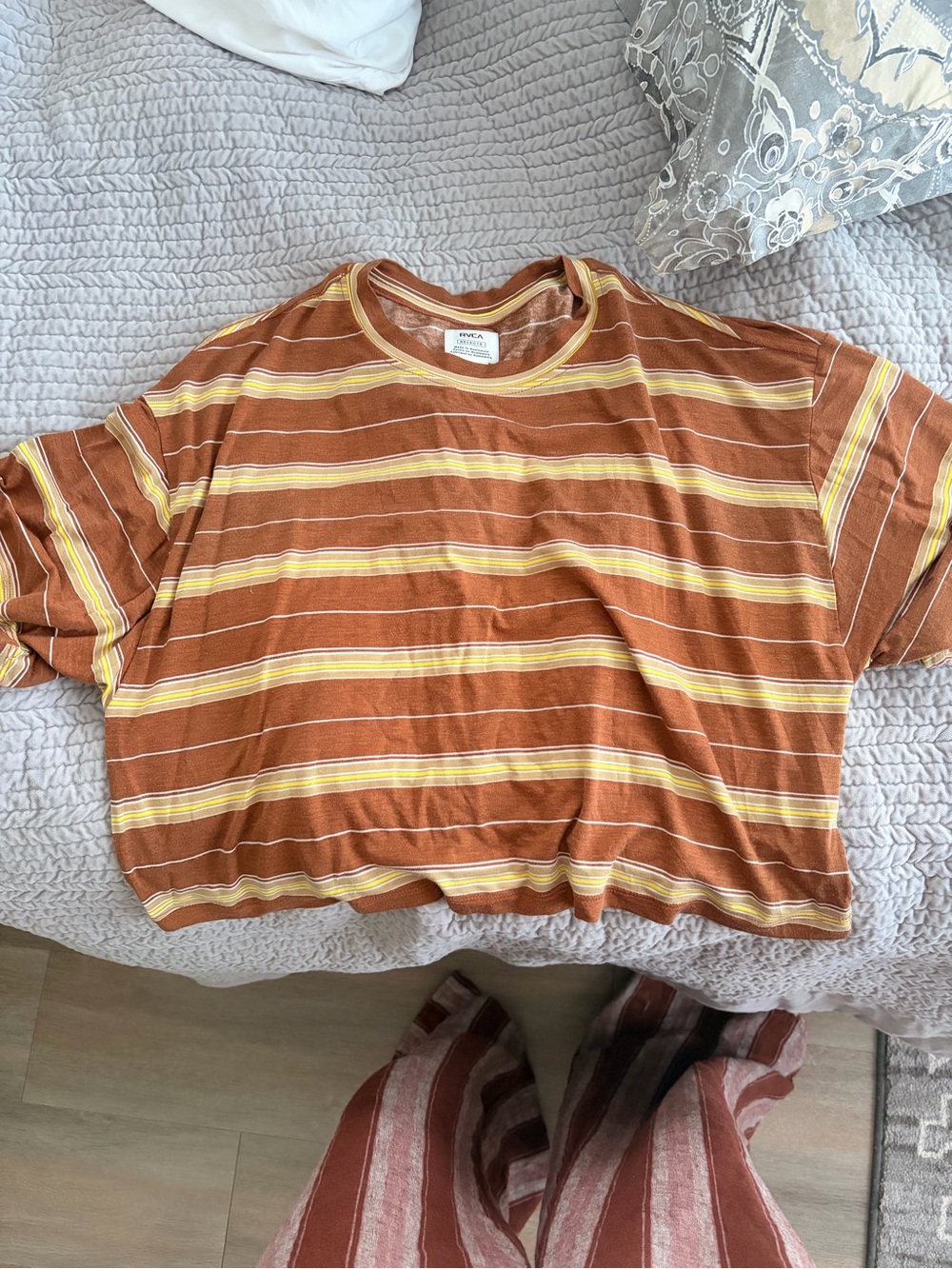 RVCA Brown & Yellow Striped Cropped Tee - Picture 4 of 7